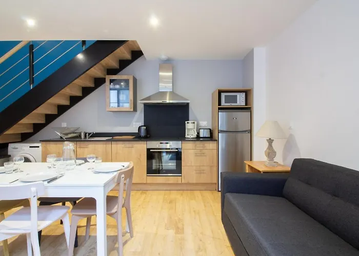 Duplex Renove 2 Chambres Avec Wifi, Cuisine Equipee Et Local Ski, En Centre-Ville De Cauterets - Fr-1-401-179