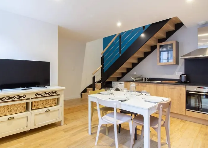 Duplex Renove 2 Chambres Avec Wifi, Cuisine Equipee Et Local Ski, En Centre-Ville De Cauterets - Fr-1-401-179